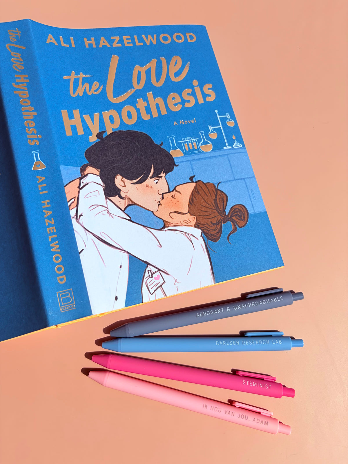Ali Hazelwood The Love Hypothesis Jotter Pen Set